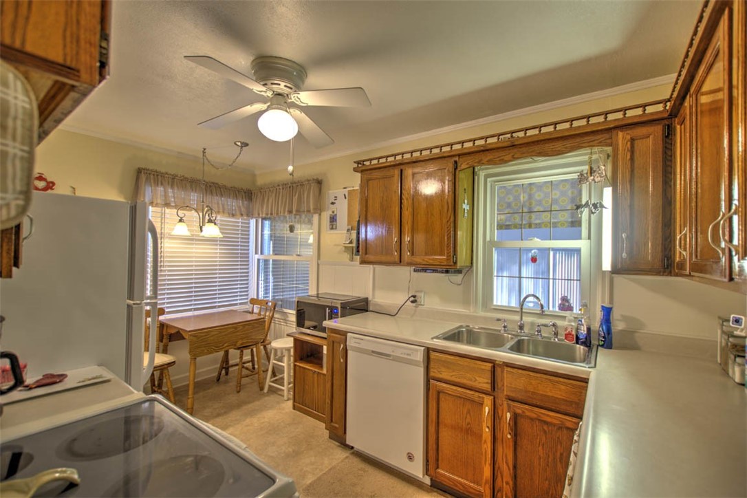 1677 W Sunset Avenue Property Photo 14