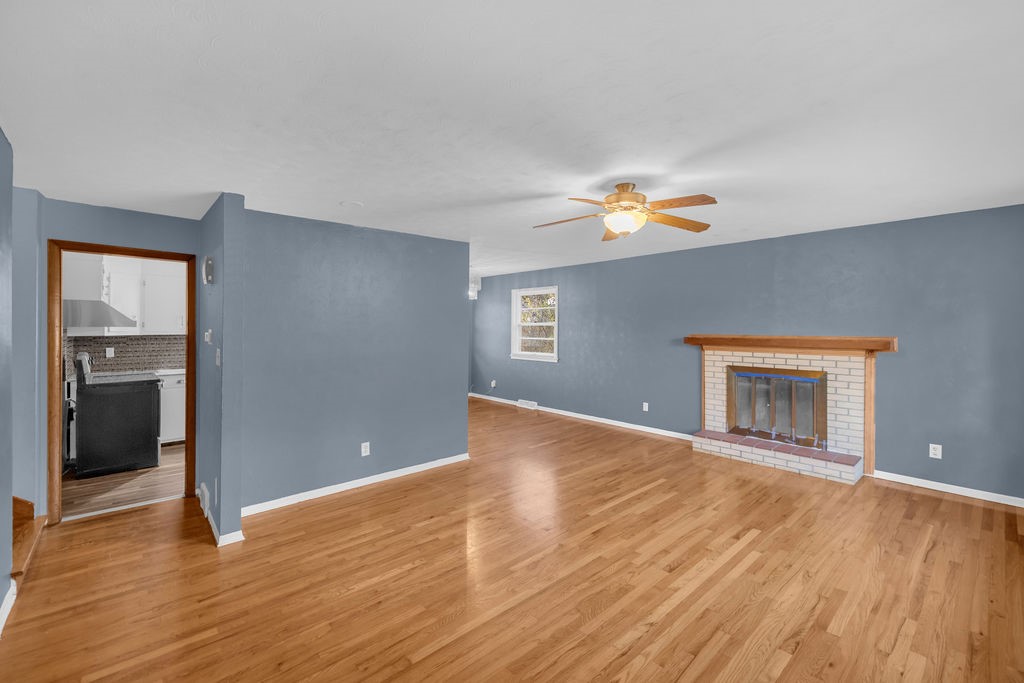 2306 Yorkshire Drive Property Photo 2