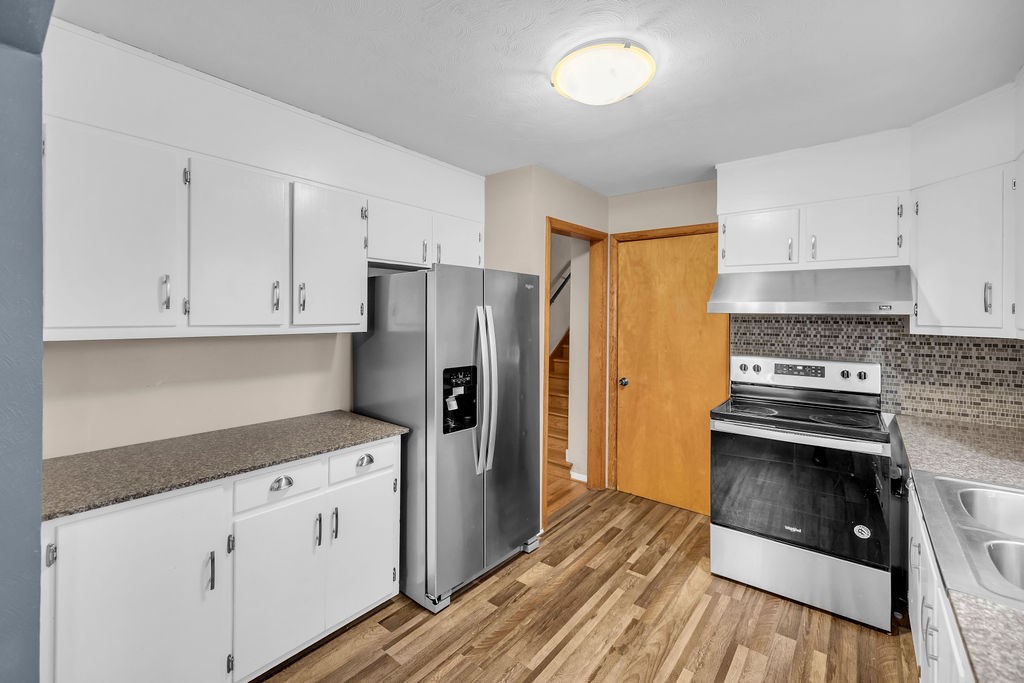 2306 Yorkshire Drive Property Photo 6