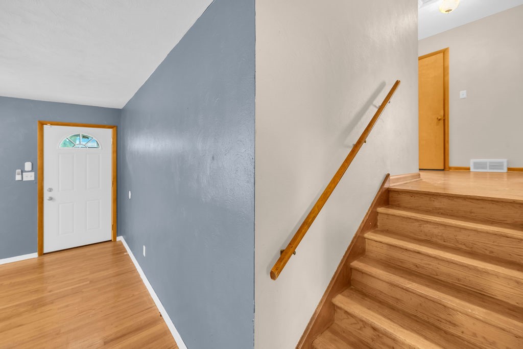 2306 Yorkshire Drive Property Photo 8