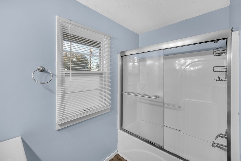 2306 Yorkshire Drive Property Photo 10