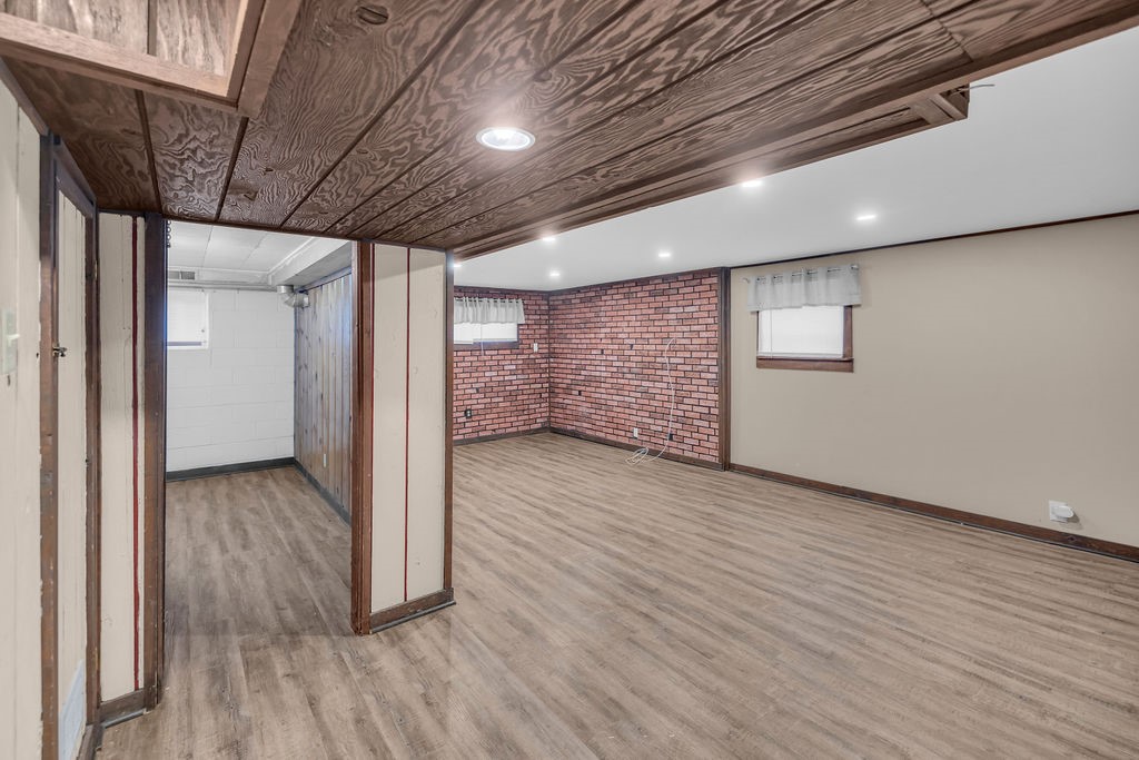 2306 Yorkshire Drive Property Photo 14