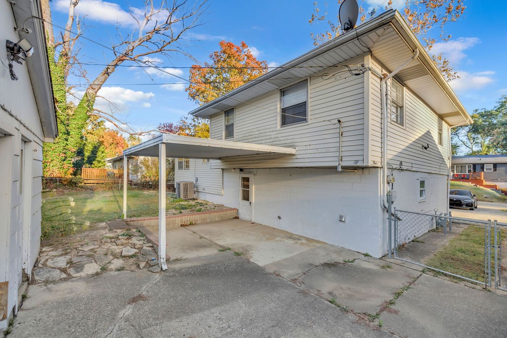 2306 Yorkshire Drive Property Photo 18