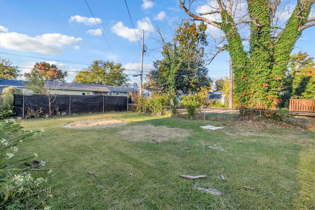 2306 Yorkshire Drive Property Photo 19