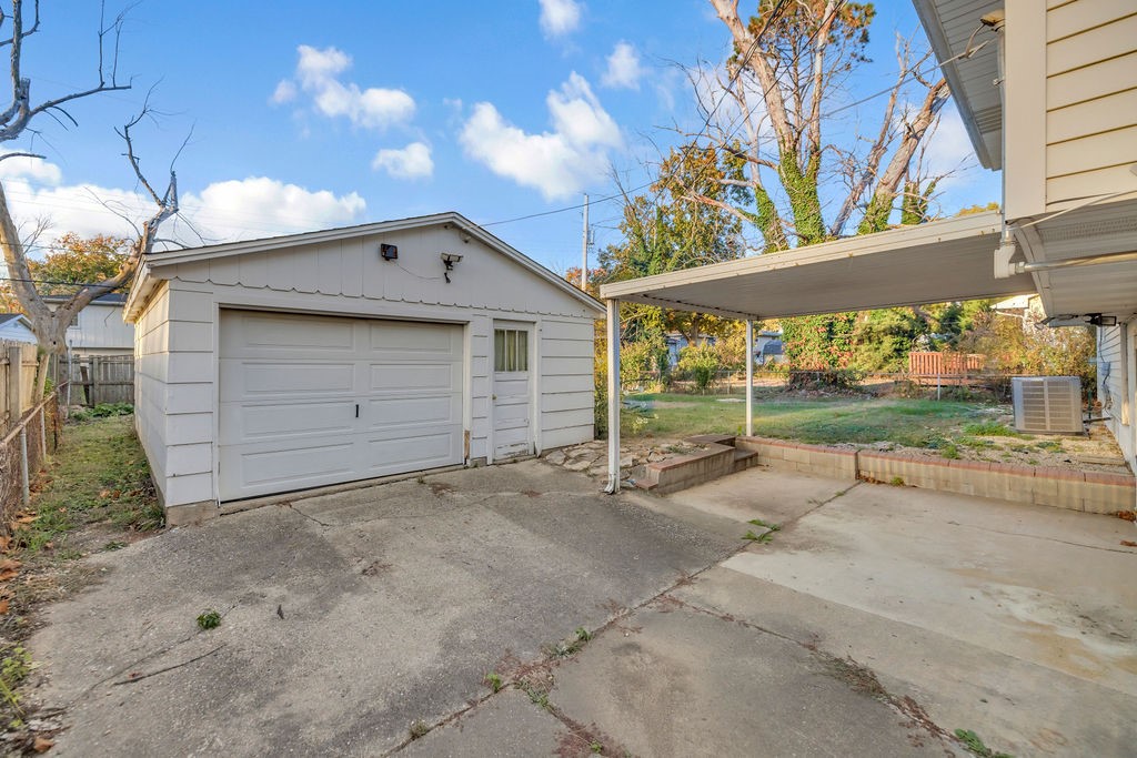 2306 Yorkshire Drive Property Photo 20