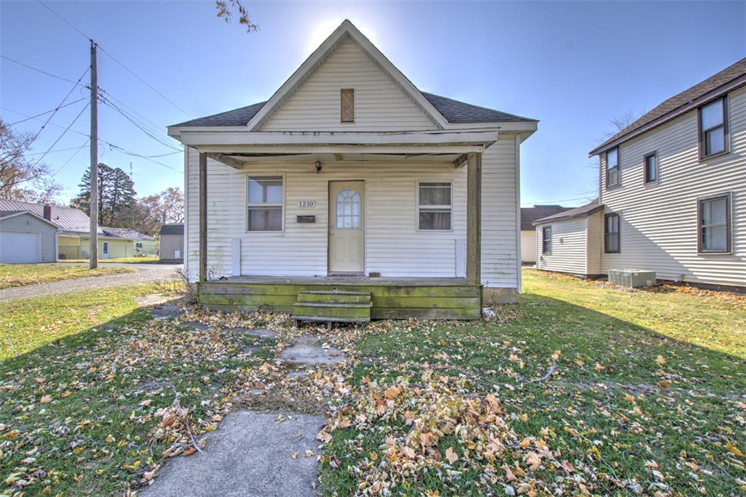 1210 E Main Street Property Photo 1