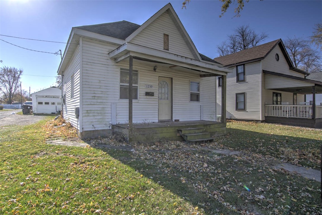 1210 E Main Street Property Photo 3