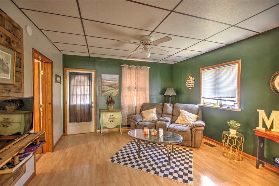 1210 E Main Street Property Photo 4