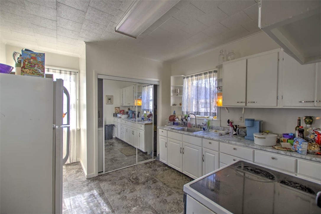 1210 E Main Street Property Photo 10