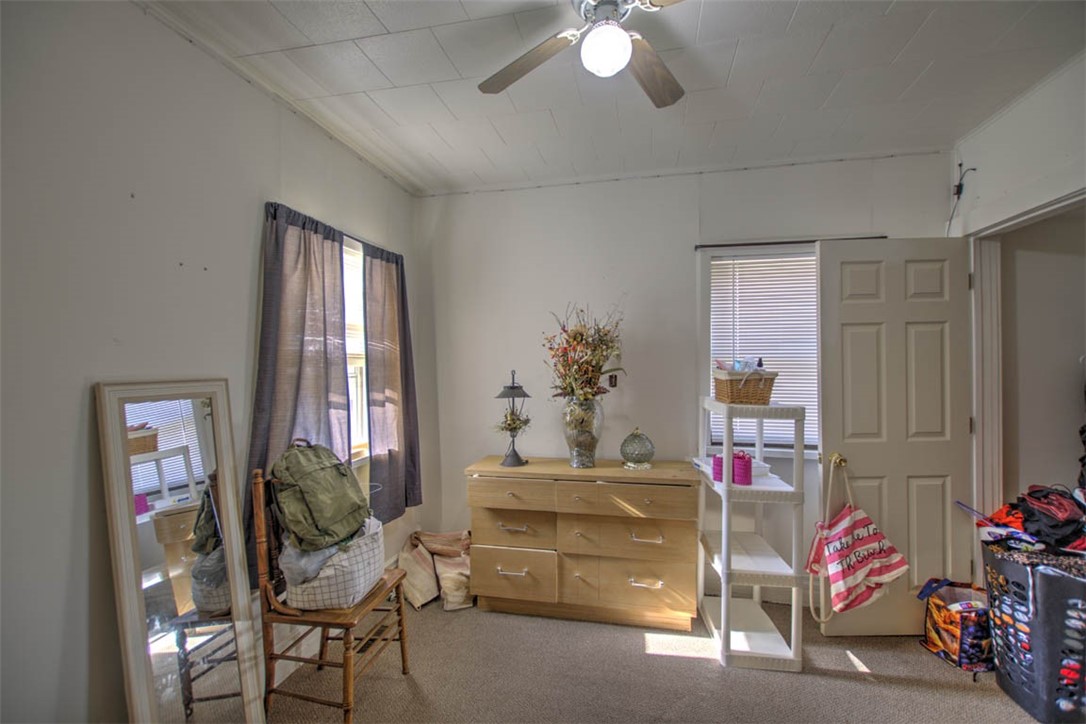 1210 E Main Street Property Photo 12