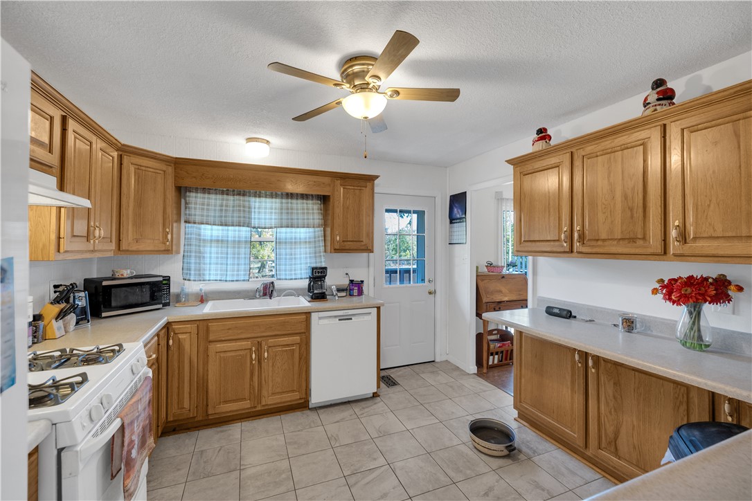 2488 Fontaine Drive Property Photo 9