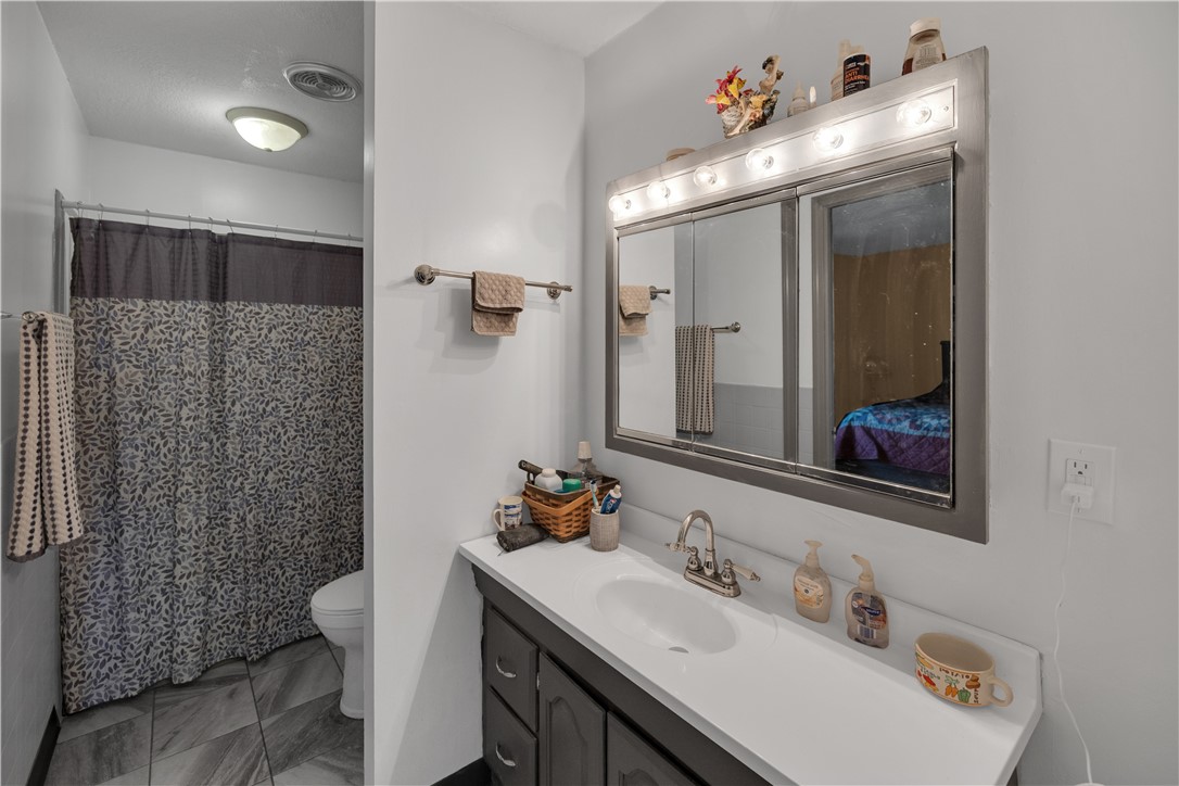 2488 Fontaine Drive Property Photo 12