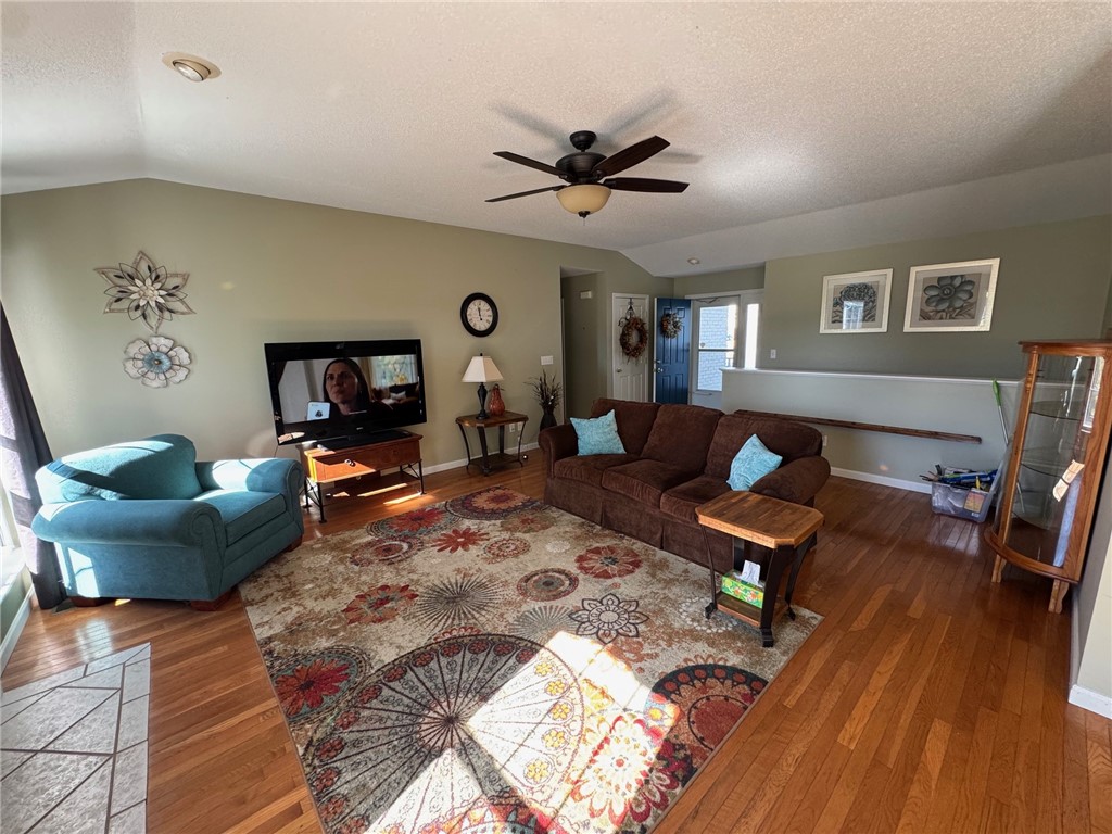 103 E Mount Vernon Avenue Property Photo 5