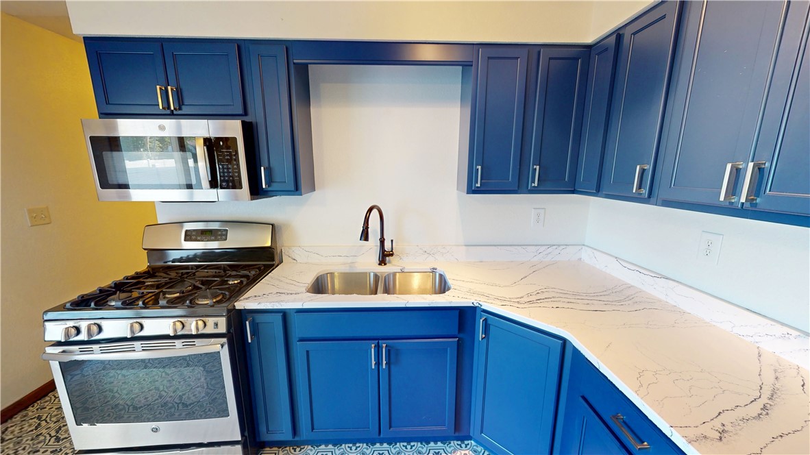 404 Merrill Street Property Photo 8