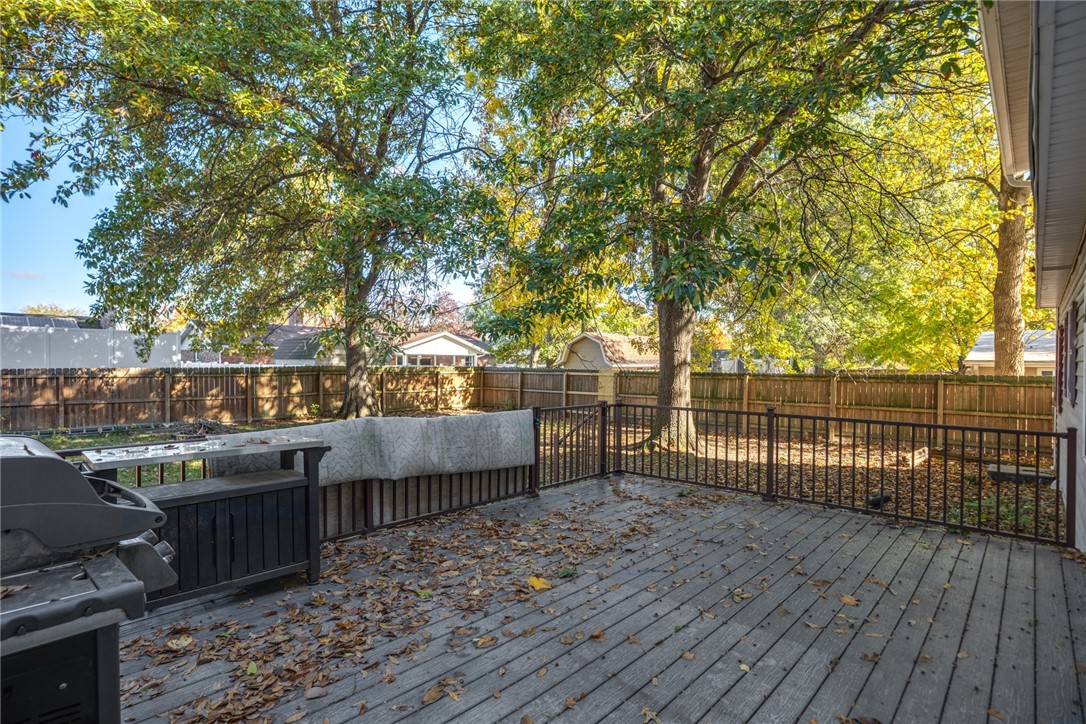 800 E North Avenue Property Photo 7