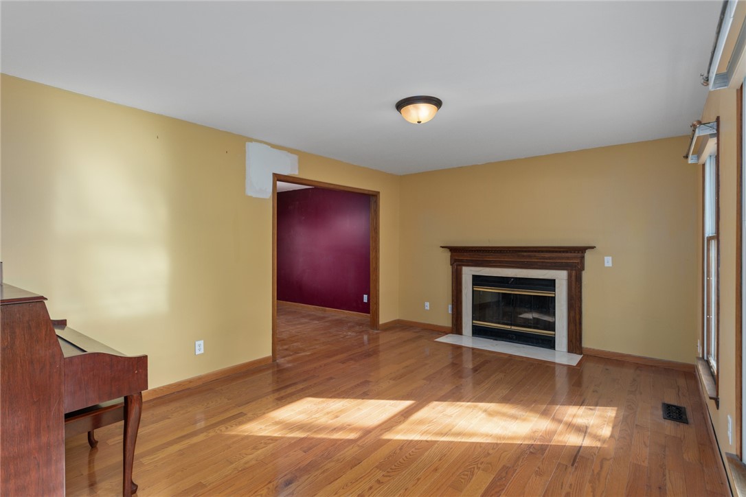 800 E North Avenue Property Photo 12