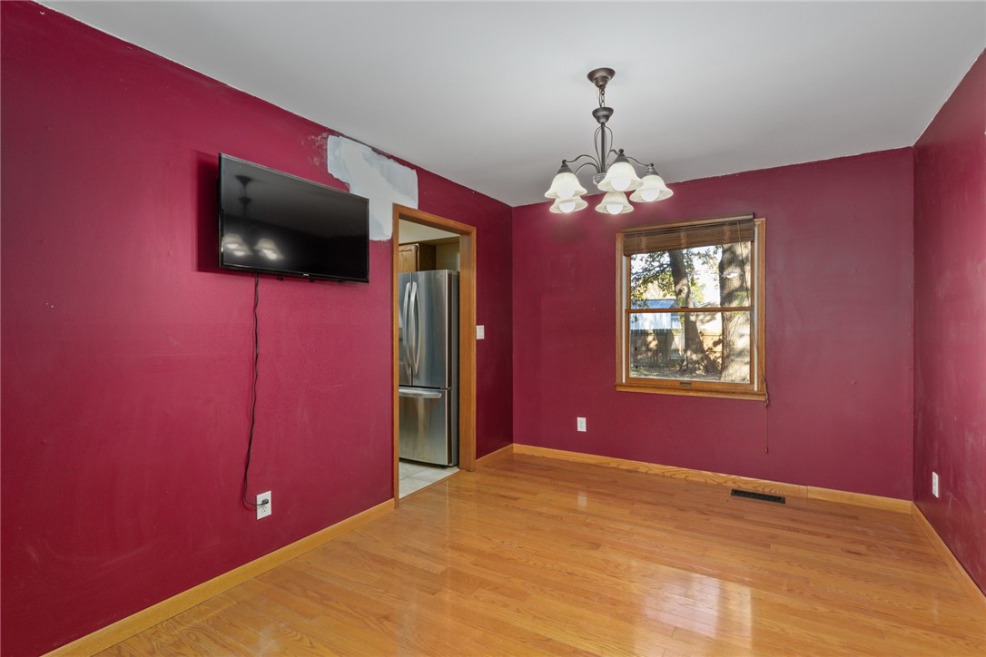 800 E North Avenue Property Photo 16