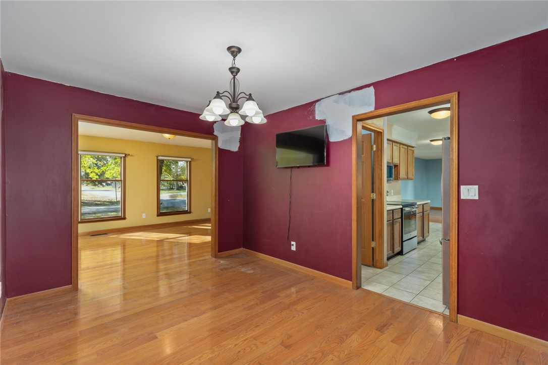 800 E North Avenue Property Photo 17