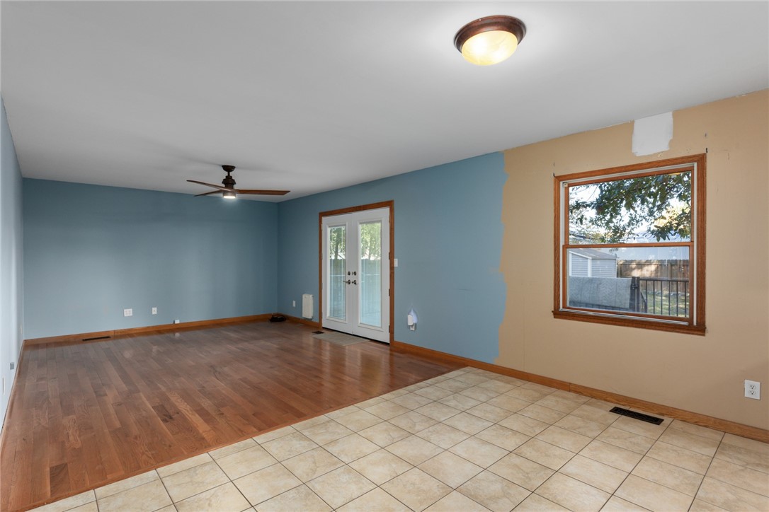 800 E North Avenue Property Photo 22