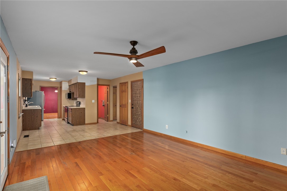 800 E North Avenue Property Photo 24