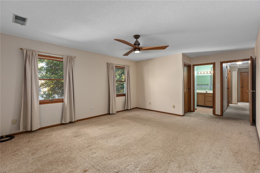 800 E North Avenue Property Photo 29