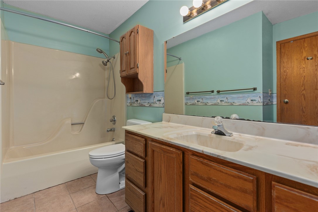 800 E North Avenue Property Photo 30