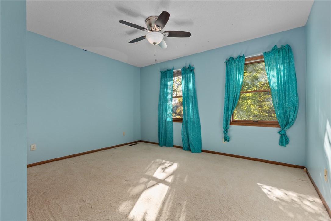 800 E North Avenue Property Photo 32