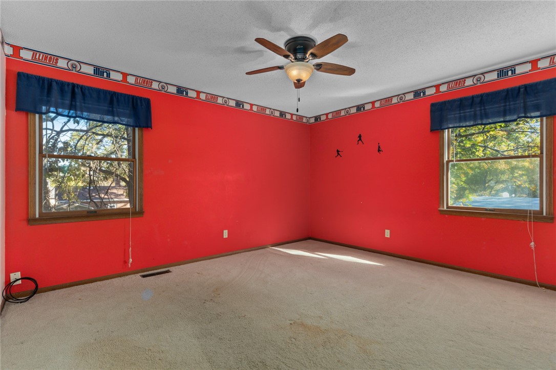 800 E North Avenue Property Photo 33