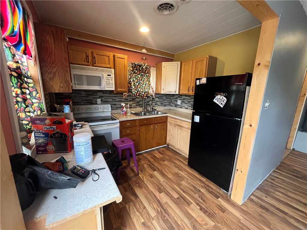 217 Woodlawn Avenue Property Photo 2