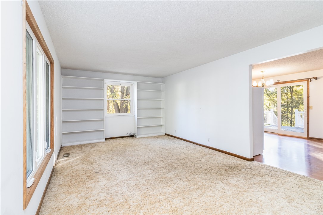 103 Oak Drive Property Photo 7