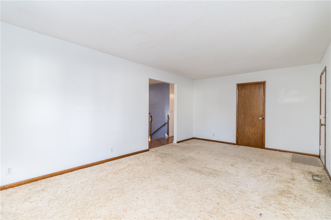 103 Oak Drive Property Photo 8