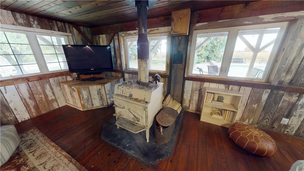 22715 E 2650th Road Property Photo 23