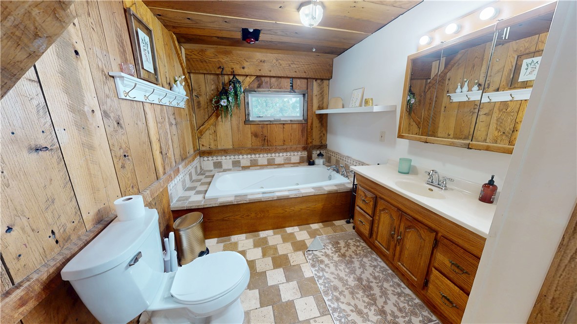 22715 E 2650th Road Property Photo 27