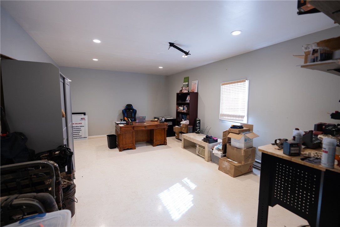 22715 E 2650th Road Property Photo 45