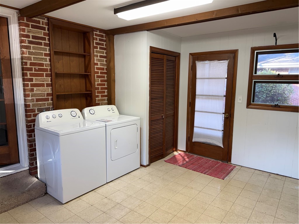 601 South Street Property Photo 8