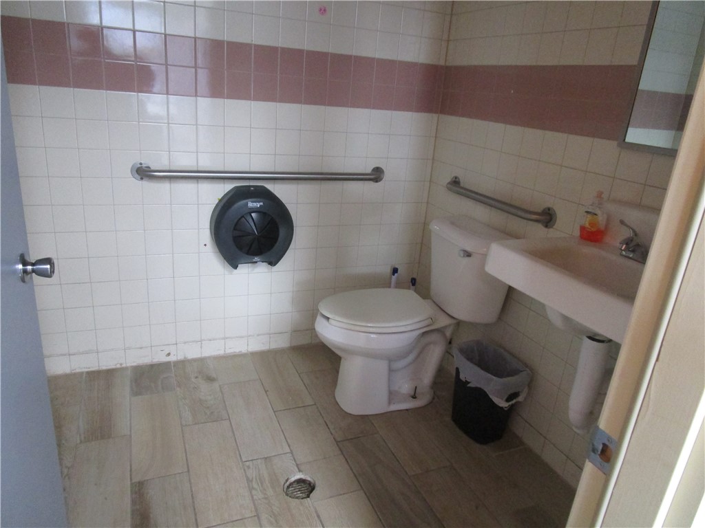312 S Poplar Street Property Photo 14