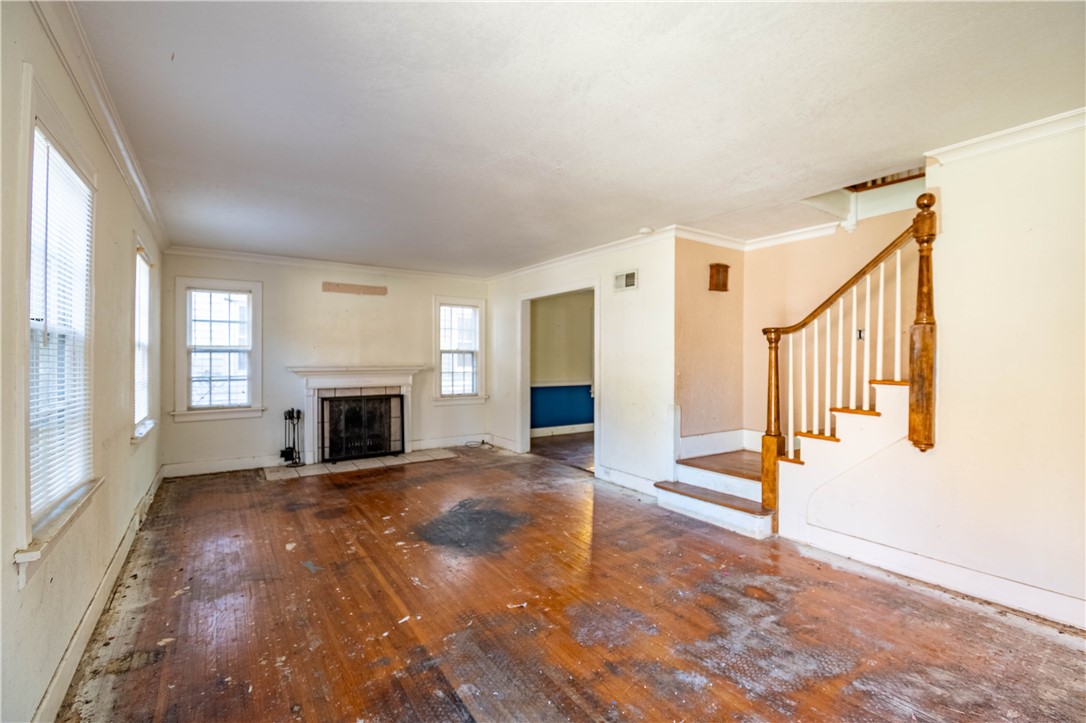 1585 W Sunset Avenue Property Photo 2