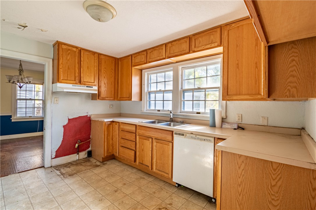 1585 W Sunset Avenue Property Photo 6