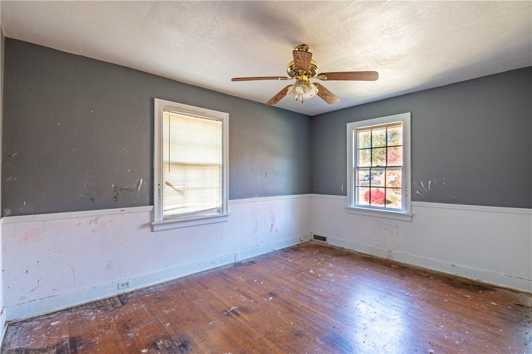 1585 W Sunset Avenue Property Photo 9