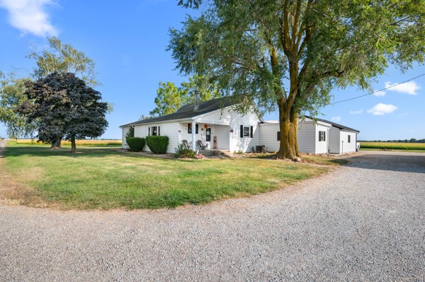 10086 E 1500th Road Property Photo 1