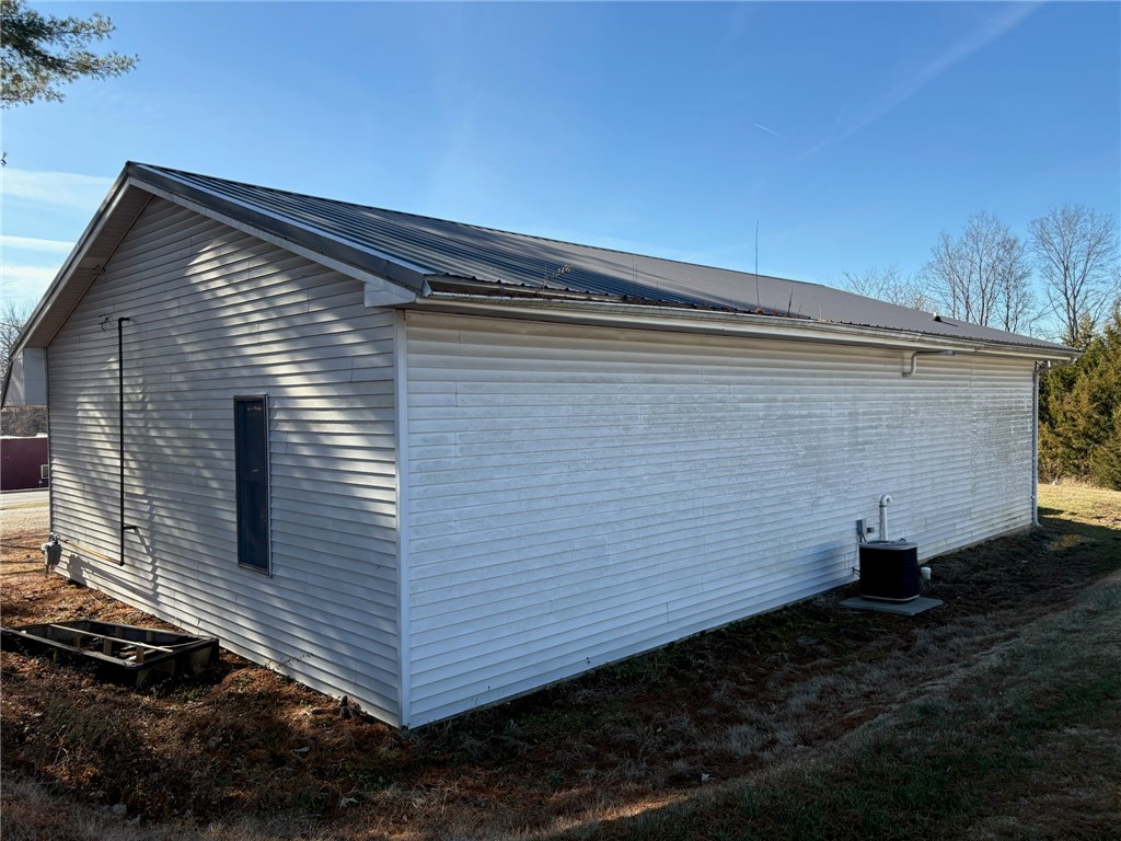 505 E Jourdan Street Property Photo 2