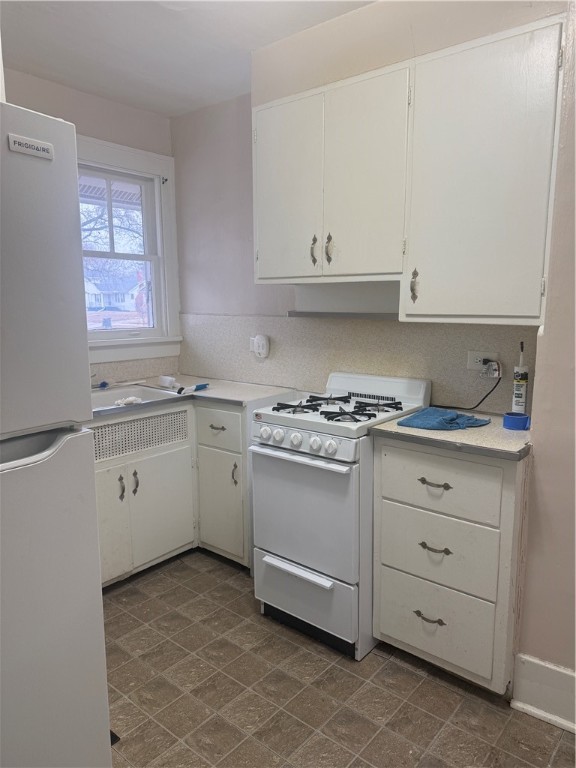 936 E Moore Street Property Photo 4