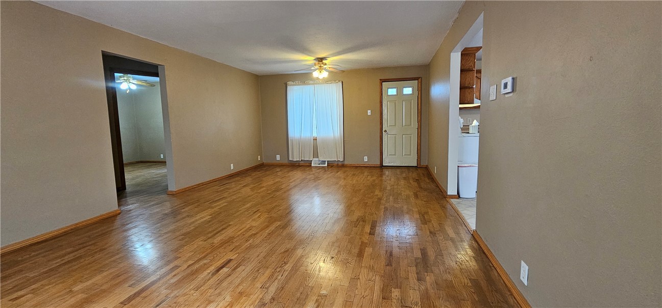 206 E 5th Street Property Photo 9