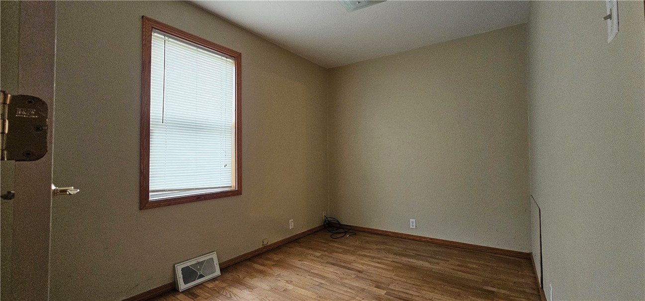 206 E 5th Street Property Photo 15
