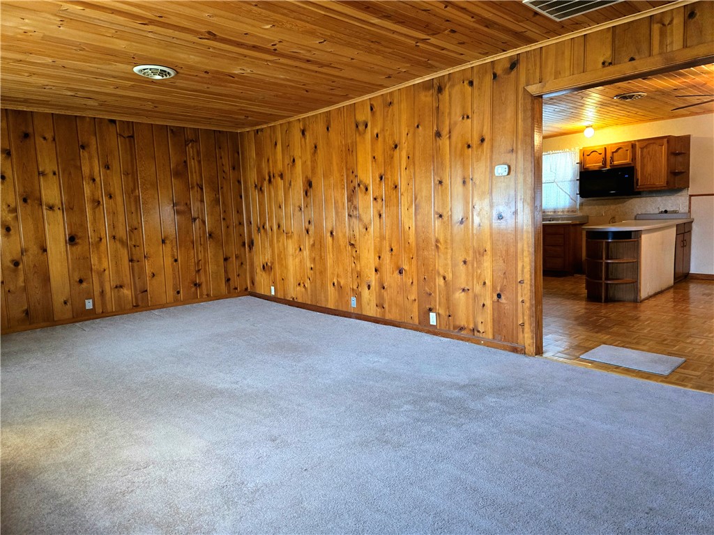 1521 King Street Property Photo 5