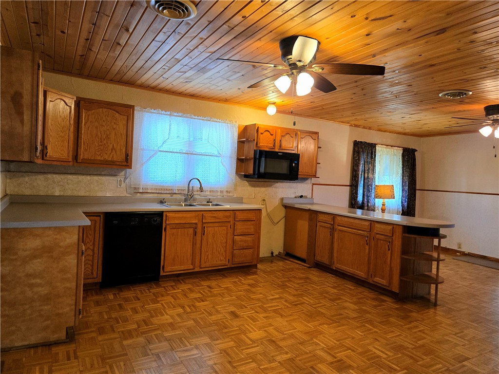 1521 King Street Property Photo 8