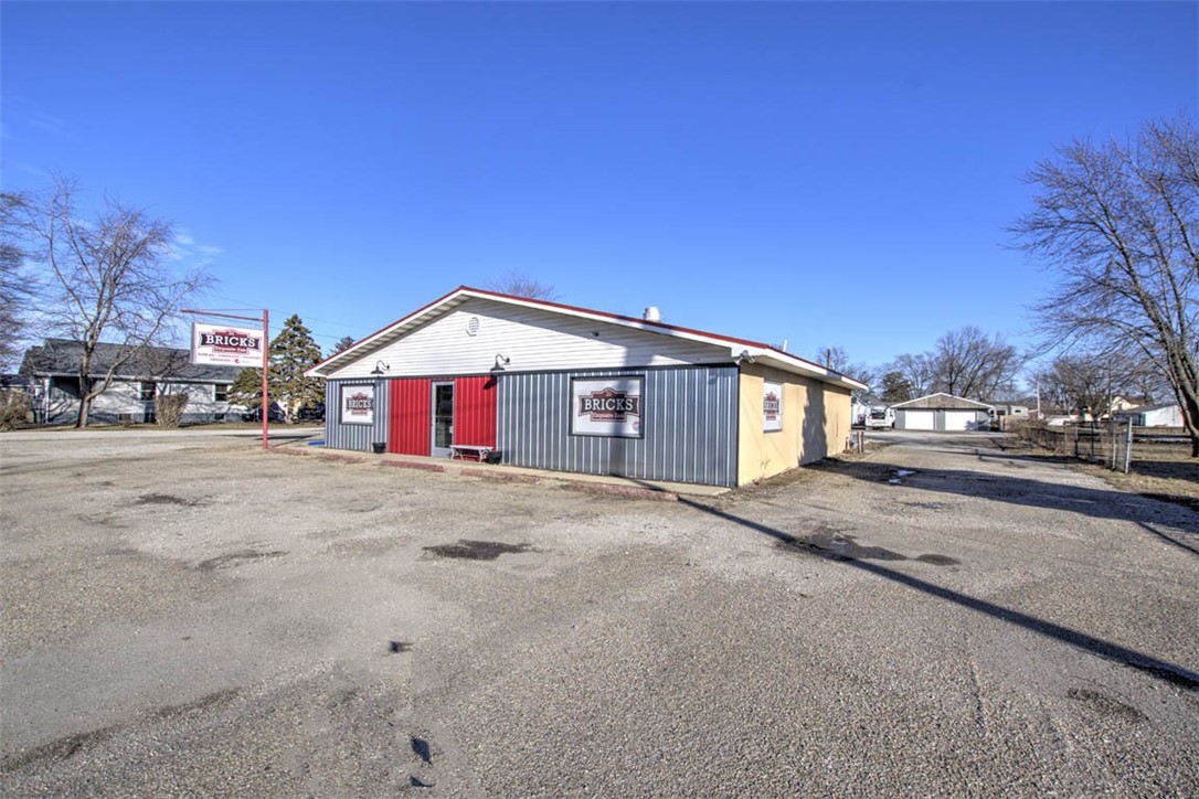 202 S Business 51 Property Photo 6