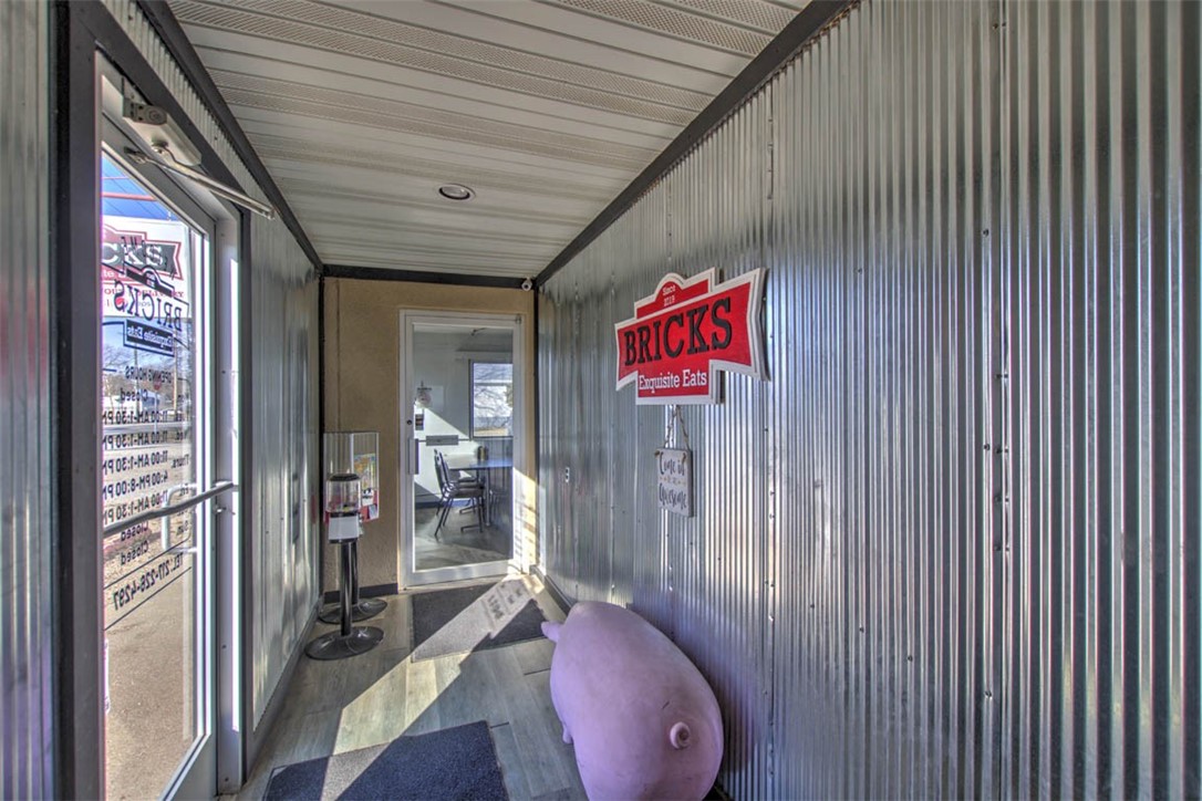 202 S Business 51 Property Photo 7