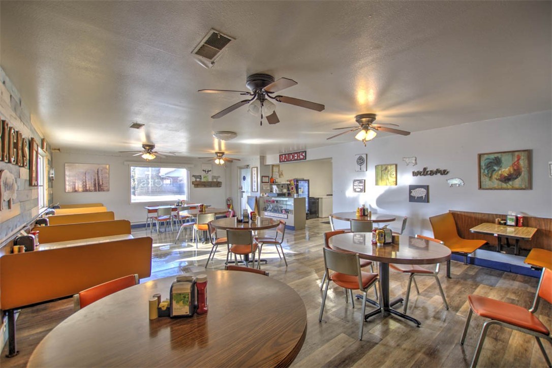 202 S Business 51 Property Photo 14
