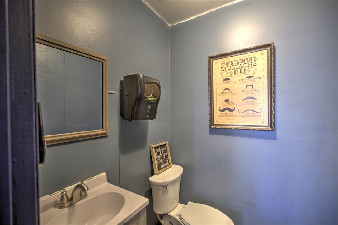 202 S Business 51 Property Photo 16